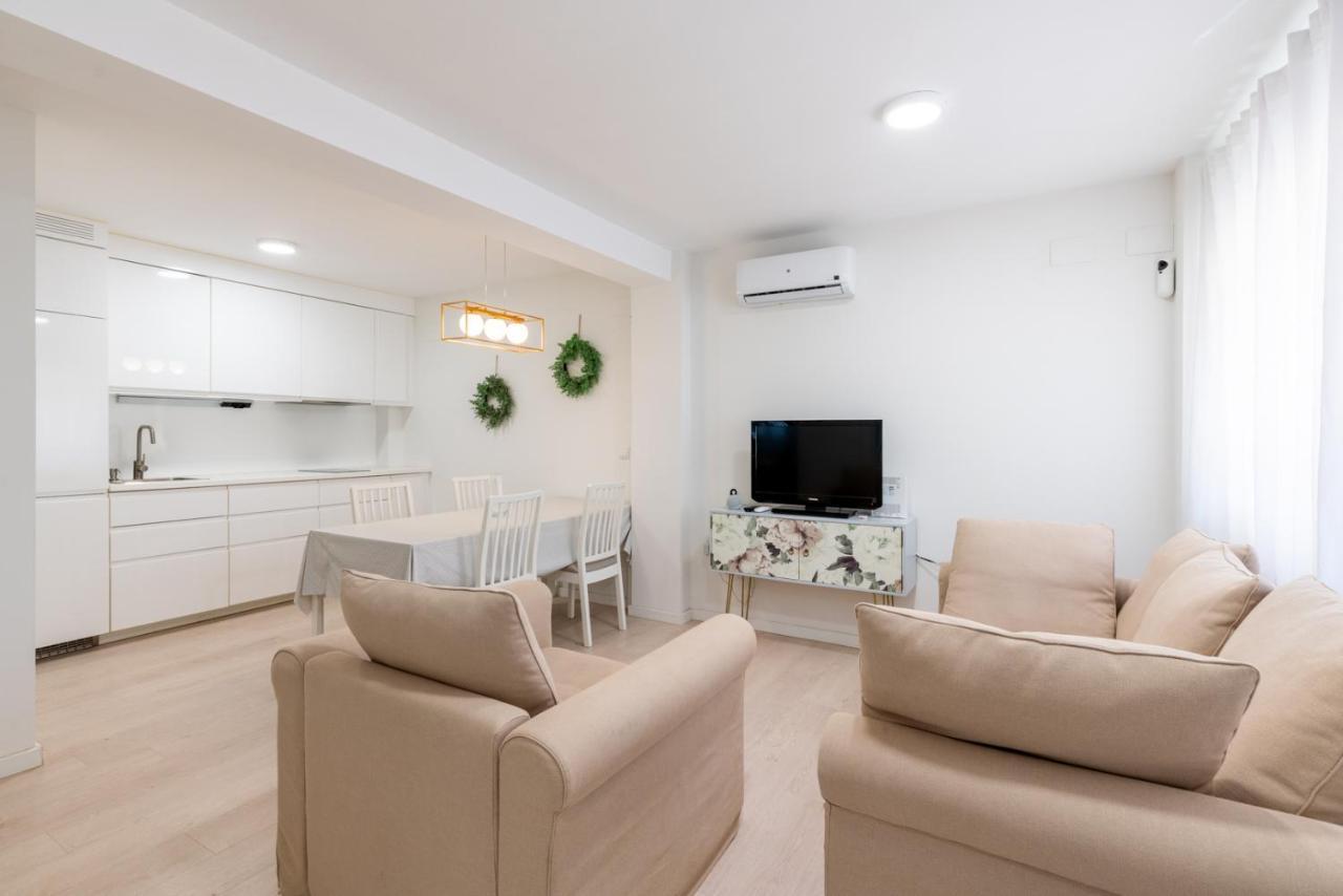 דירות סביליה Whitey Aparment In Triana מראה חיצוני תמונה